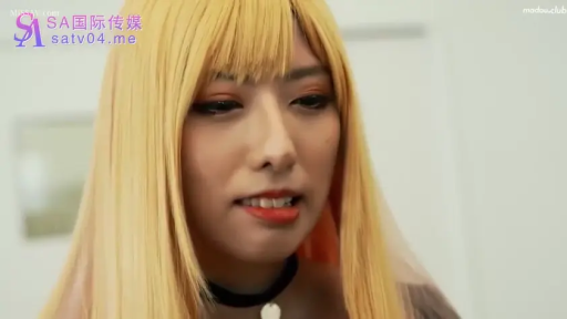 室内 · 脸部特写 · 凝视 · 正面 · 微张嘴 · 黑色项圈