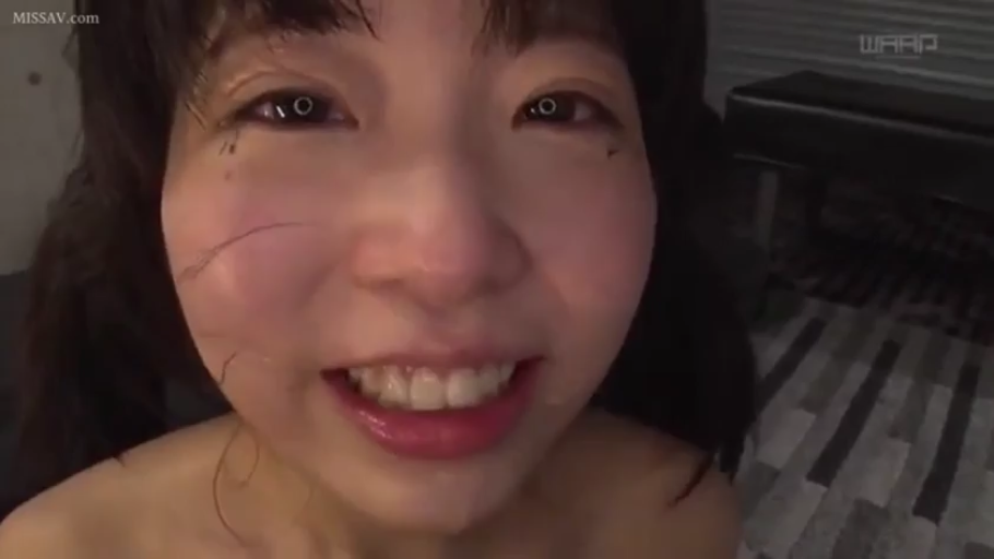 室内 · 顔部のクローズアップ · 全裸 · 凝視 · 双马尾 · 露齿笑 · 正面靠近