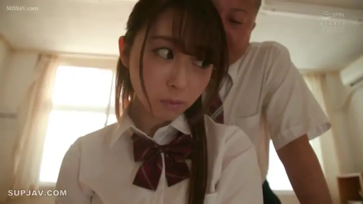 校服 · 教室 · 脸部特写 · 站立 · 领结 · 惊讶 · 骚扰 · 日本