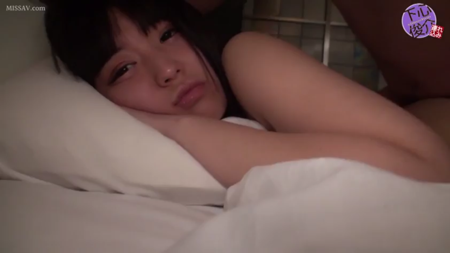 性交 · 顔 · 全裸 · 寝室 · 迷離 · 枕头 · 仰向け姿勢 · 日本AV