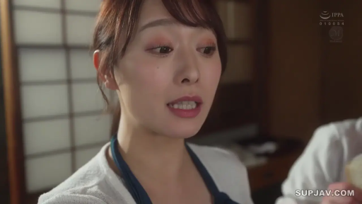 室内 · 交谈 · 站姿 · 面部特写 · 惊讶 · 围裙 · 日式房间