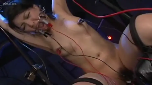 室内 · 全裸 · 半身