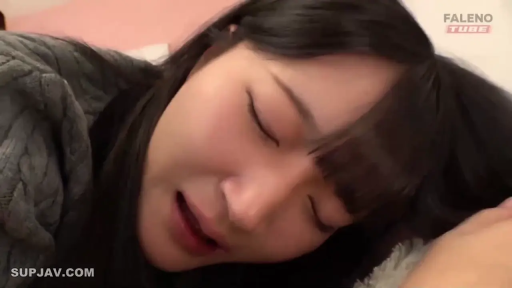 寝室 · 顔のクローズアップ · 侧卧 · グレーセーター