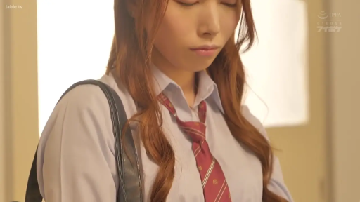 室内 · 站立 · 半身 · 制服