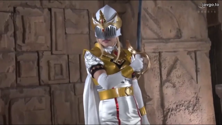 严肃 · 全身 · 角色扮演 · 站立 · 遗迹 · 持剑 · 剑 · 战甲