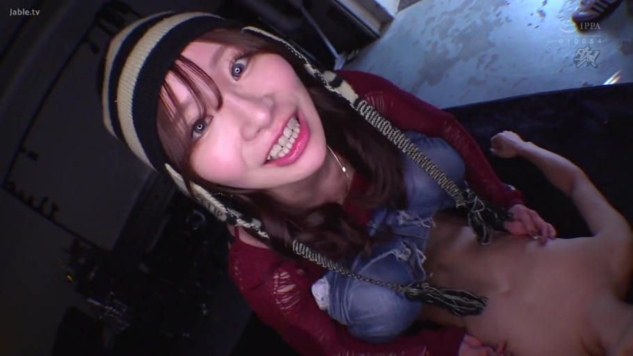 室内 · 俯身 · 脸部特写 · 兴奋 · 第一人称视角 · 挑逗 · 针织冷帽