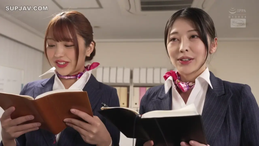 面部 · 站立 · 微笑 · 职业套装 · 読む · 办公区 · 手册 · 双人OL