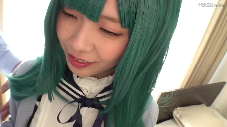 室内 · 胸部 · 站姿 · 蓝色开衫 · 整理衣服 · Cosplay