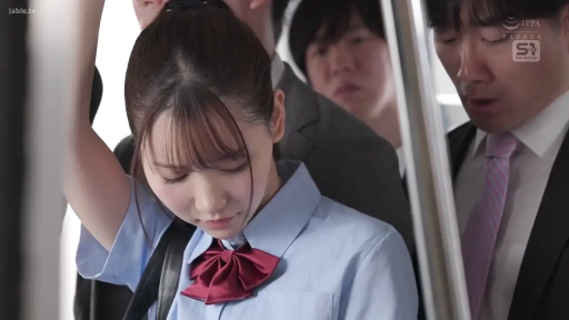 站姿 · 面部特写 · 制服 · 电车