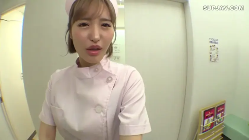 护士服 · 站立 · 面部特写 · 诊室