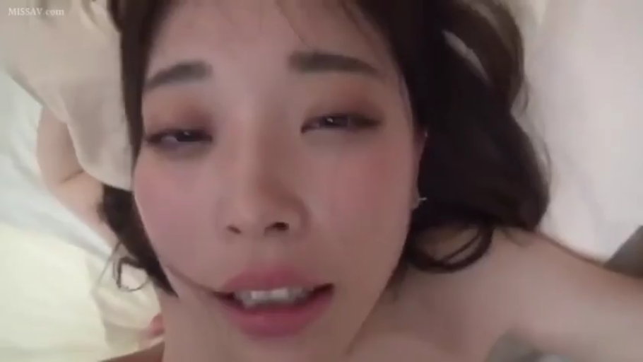 性交 · 面部 · 銷魂 · 仰臥 · 裸体 · 床上 · 高潮