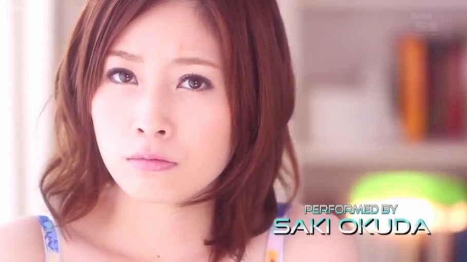 室内 · 忧郁 · 面部特写 · 凝视 · 正脸 · 碎花吊带 · 奥田咲