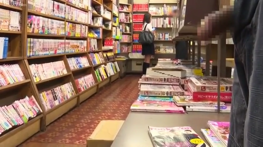 教室 · 迷离 · 中景 · 站姿 · 自慰 · 黑板 · 制服诱惑 · 学生装