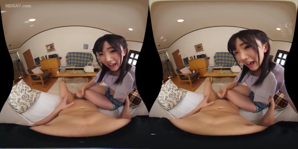 室内客厅 · 浅紫色上衣