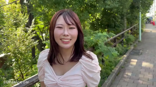 三人性爱 · 愉悦笑容 · 卧室床上 · 群交内容 · 侧卧抬腿 · 多人纠缠 · 兔耳饰品 · 兔女郎装扮