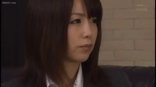 室内 · 座り姿勢 · 瞑想 · 平凡 · スーツ · 职场 · 侧脸