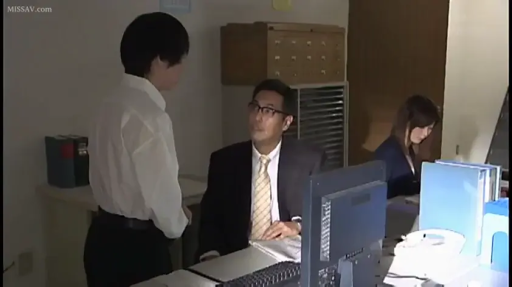 面部 · 忧郁 · 办公室 · 站立 · 剧情 · 谈话 · 书架 · 正装