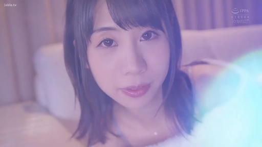 脸部特写 · 卧室 · 吊带