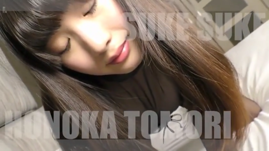 室内 · 顔部のクローズアップ · うつ伏せ · 斜视 · 黑色透明上衣 · 柔和表情 · 艺术字水印