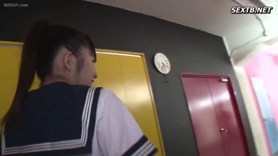 坐姿 · 全身 · 性交 · 教室 · 全裸 · 迷离 · 黑板 · 纹身
