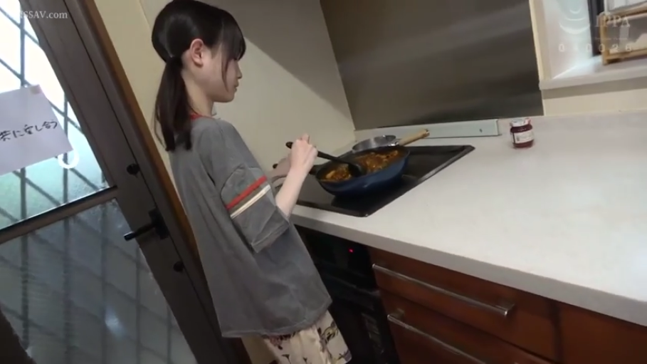 平静 · 厨房 · 印花家居短裤 · 厨具