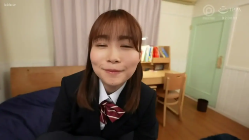 坐姿 · 脸部 · 卧室 · 微笑 · 居家 · 制服 · 对视 · 书桌