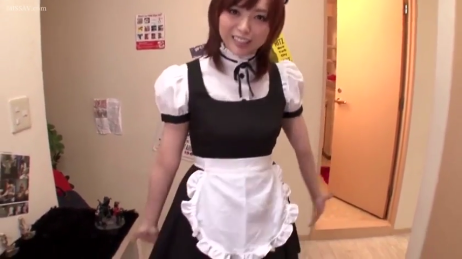 室内 · ロールプレイング · 微笑 · カメラに向かって · メイド服 · 正面に立って · 半身照