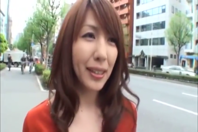 专注 · 卧室 · 口交 · 白色短袖 · 嘴部 · 长发 · 肉棒 · 趴位