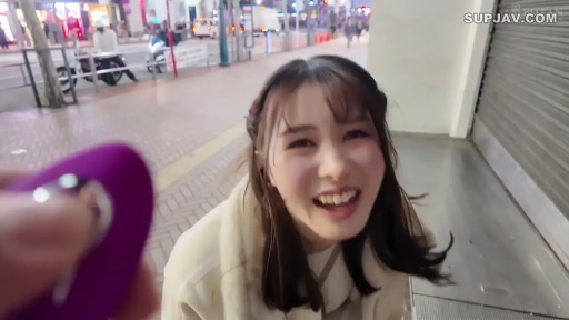 面部特写 · 户外街道 · 休闲外套