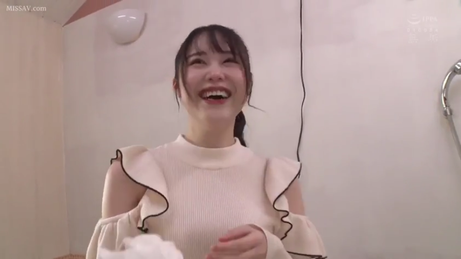 坐姿 · 忧郁 · 腿部 · 制服 · 车内 · 方向盘 · 摸腿 · 白色运动衫