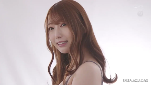 面部 · 侧身 · 回眸 · 微笑 · 内衣 · 长发 · 影棚