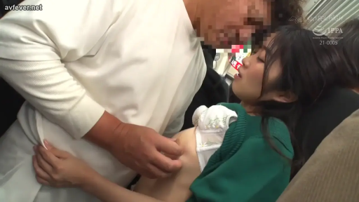 楼梯间 · 跨坐 · 半裸 · 昏暗 · 模糊 · 背包 · 野战
