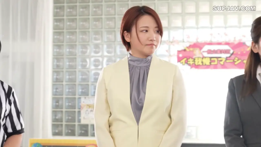 室内 · 严肃 · 职业西装 · 中景 · 站姿 · 剧情开场 · 字幕板 · 主持介绍