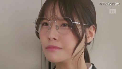 室内 · 顔部のクローズアップ · ビジネススーツ