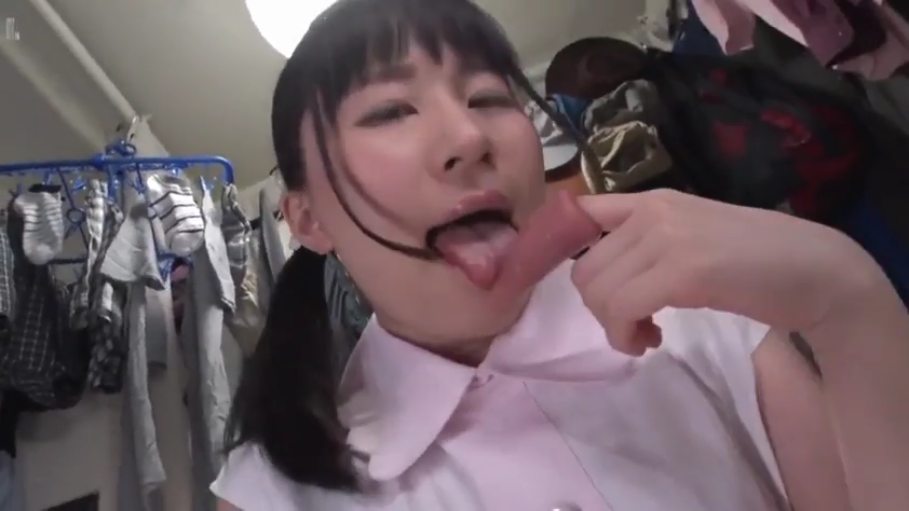 室内 · 全裸 · 跨坐 · 手交 · 局部特写 · 生殖器