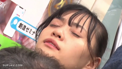 室内 · 胸部 · 白衬衫 · 舔乳 · 苦痛 · 仰向け姿勢 · 裸露