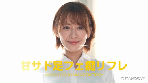 室內 · 站立 · 微笑 · 白色襯衫 · 面部特寫 · 注视镜头 · 日本女优