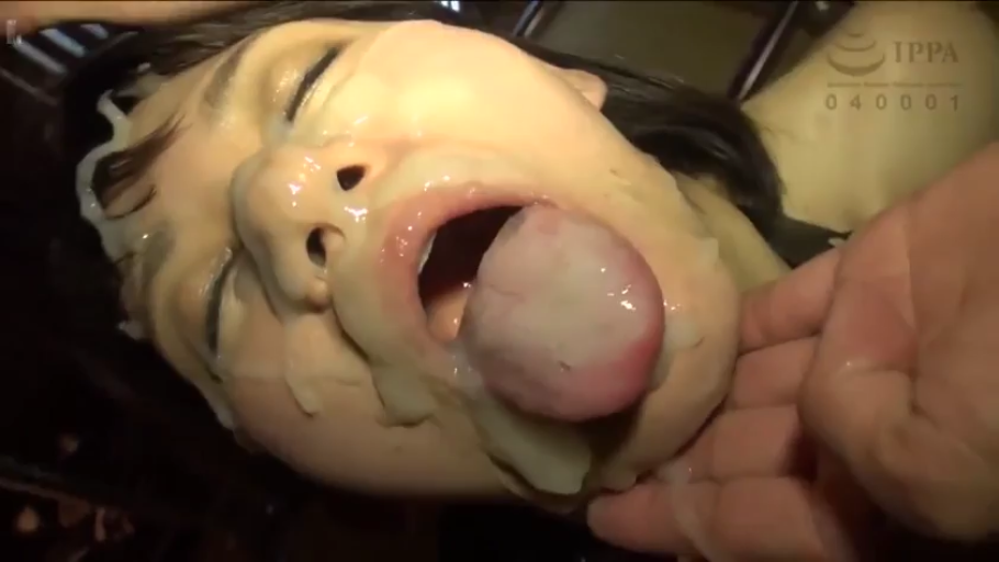 室内 · 裸体 · 手部 · 躺姿 · 口腔特写 · 张嘴 · 大量精液 · 口内射精