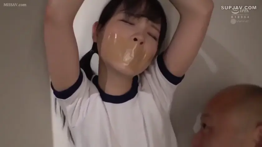 室內 · 脸部 · 举手 · 體操服