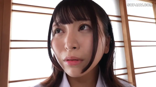 Indoor · Face · Hazy · shirt · Stare · 抬头 · 齐刘海