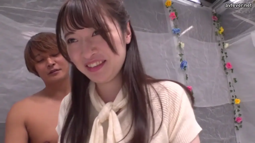 室内 · 性交 · 面部 · 微笑 · 白色毛衣 · 背后位 · 装饰花 · 生活感