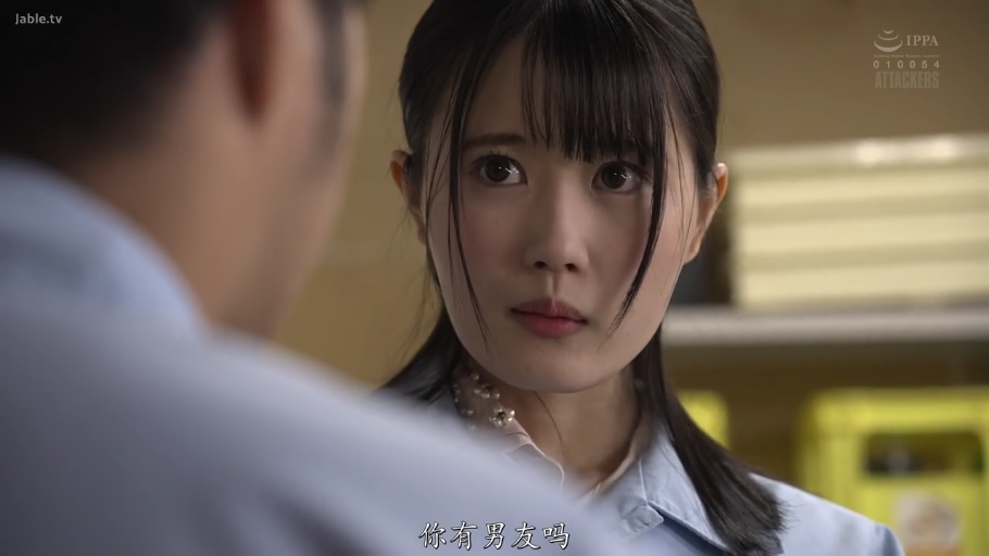 室内 · 真剣 · 顔のクローズアップ · 对视 · 面对面站立 · 工作服