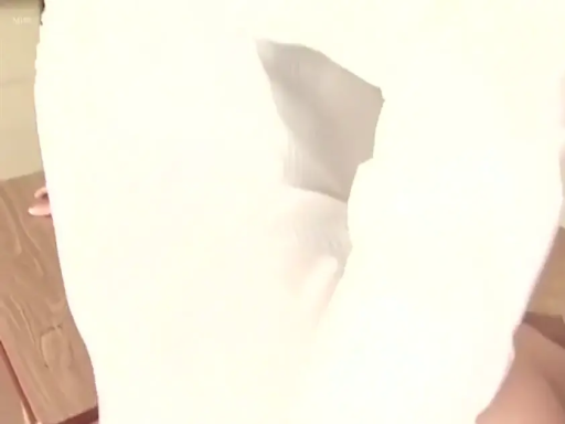 室内 · 站立 · 展示 · 裆部特写 · 高亮 · 白色紧身裤