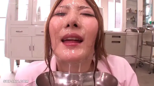 脸部特写 · 享受 · 颜射 · 仰头 · 精液 · 医务室 · 托盘 · 粉色制服