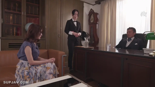 坐姿 · 交谈 · 凝重 · 办公室 · 水杯 · 波点领带 · 職場劇情 · 人物特写