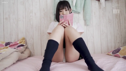 交谈 · 严肃 · 站立 · 半身 · 多人 · 西装 · 影棚 · 照相机