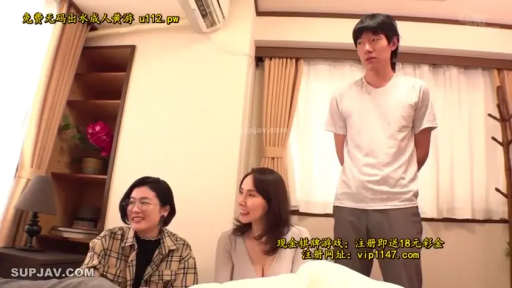 微笑 · 台灯 · 客厅 · 交流 · 多人 · 休闲服 · 站立与坐姿