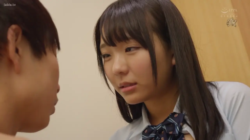 室内 · 忧郁 · 校服 · 面部特写 · 注视 · 制服诱惑 · 对坐