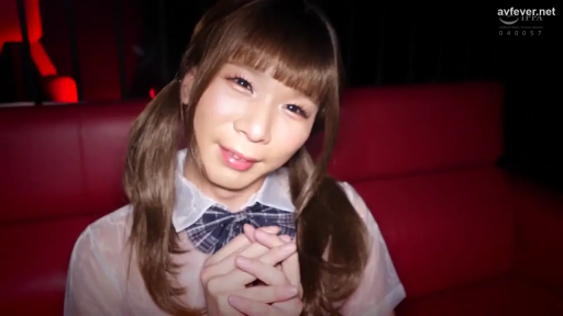 室内 · 坐姿 · 脸部 · 微笑 · JK制服 · 注视镜头 · 双马尾