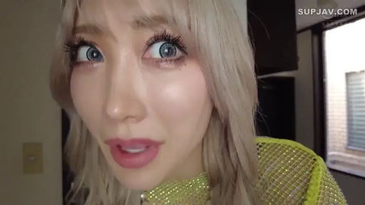 室内 · 顔 · 注視 · 金髪 · 惊讶 · 近づいて · 绿色网格装